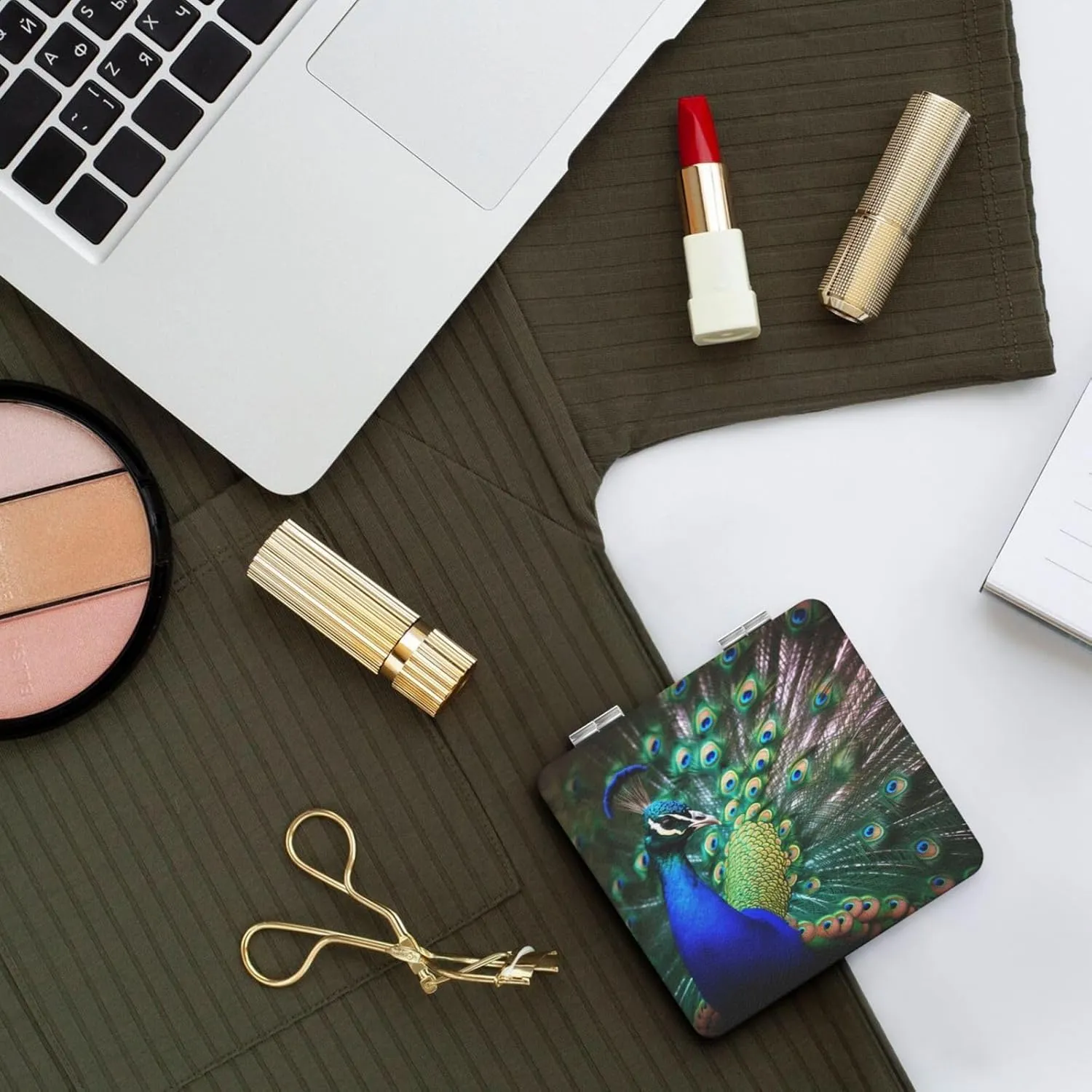 Beautiful Peacock Printed Square Pocket Makeup Mirror with 1X/2X Magnification, Portable Mini Travel Makeup Mirror for Travel Daily Work Beauty