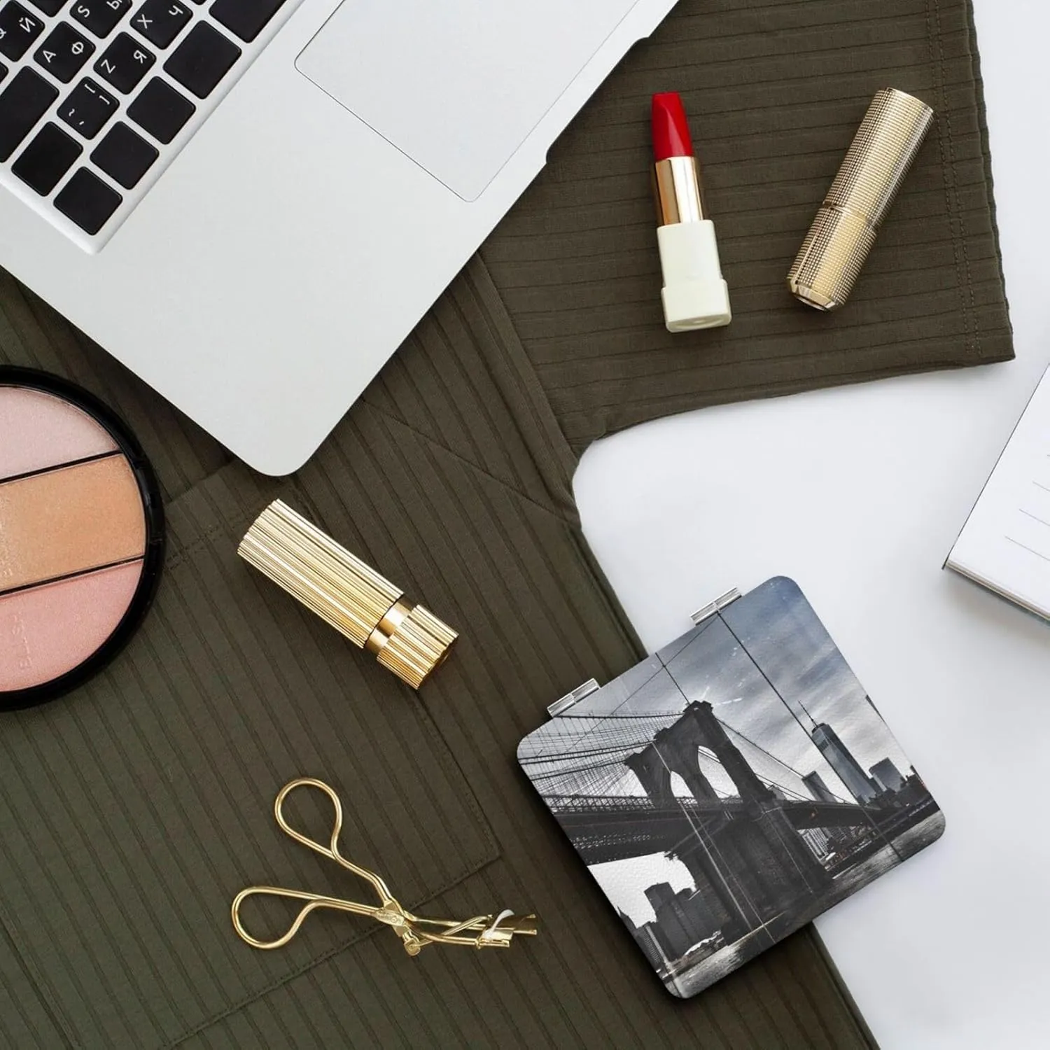 Brooklyn Bridge Printed Square Pocket Makeup Mirror with 1X/2X Magnification, Portable Mini Travel Makeup Mirror for Travel Daily Work Beauty