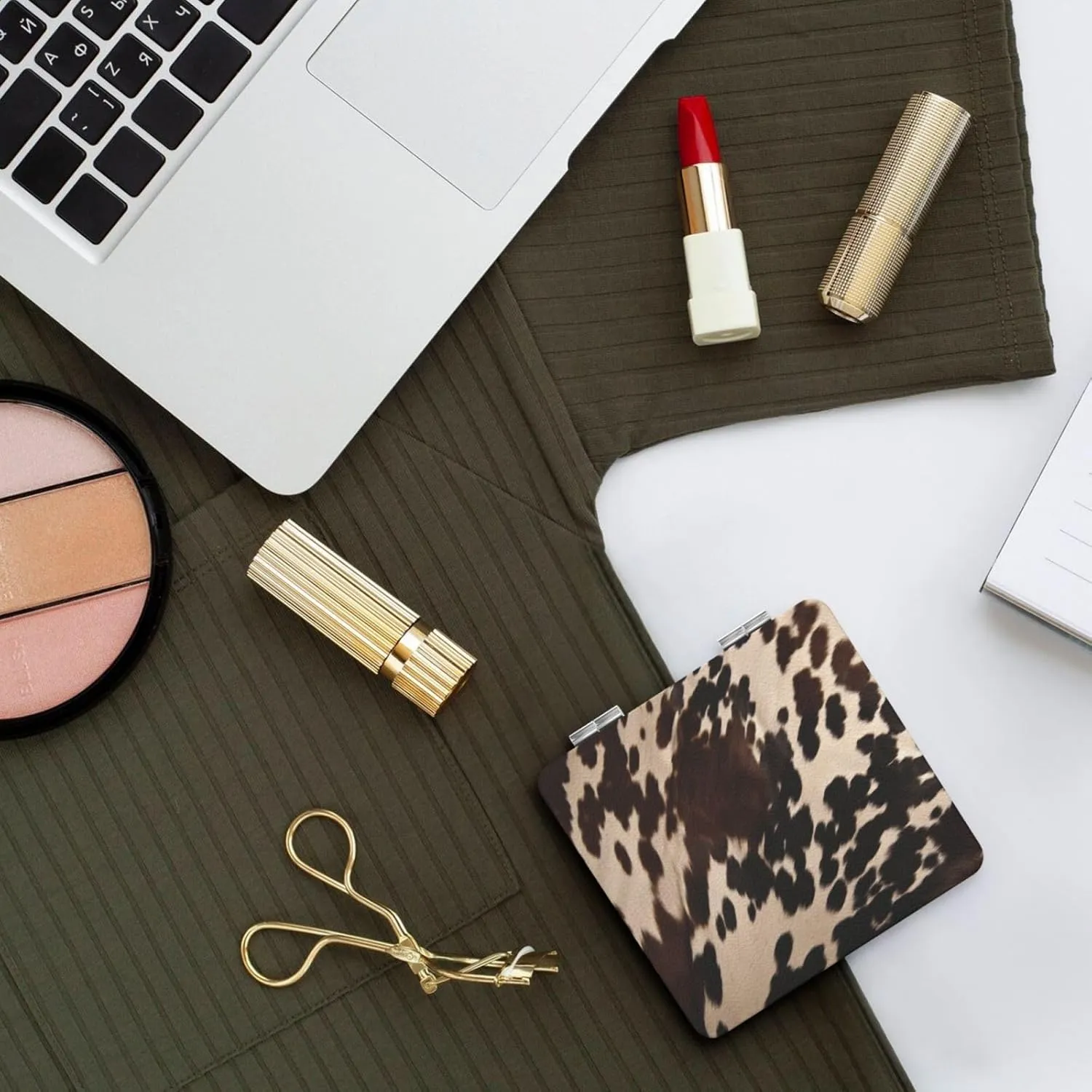 Brown Cowhide 1 Printed Square Pocket Makeup Mirror with 1X/2X Magnification, Portable Mini Travel Makeup Mirror for Travel Daily Work Beauty