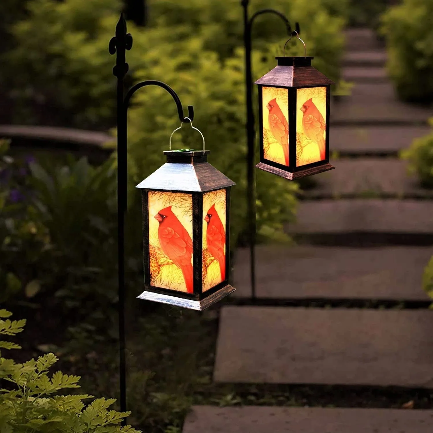 Charmante Kardinal Solar Lantern – Elegant Outdoor LED Garden Light