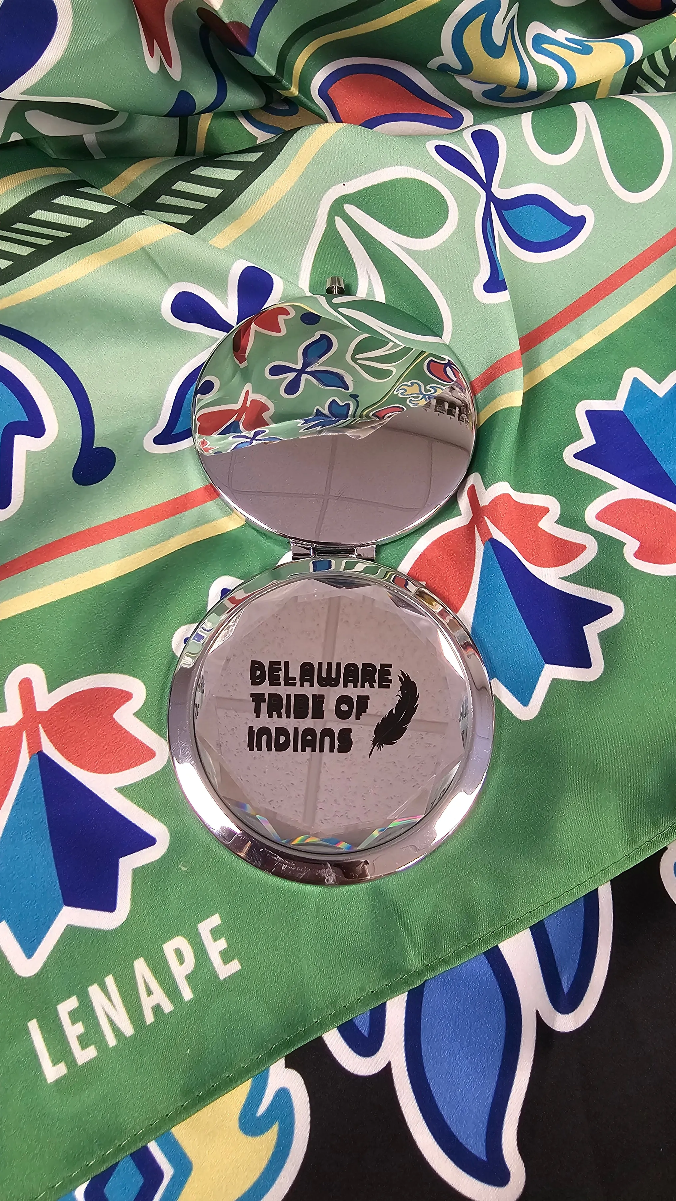 Jeweled Compact Mirror Delaware Tribe Of Indians