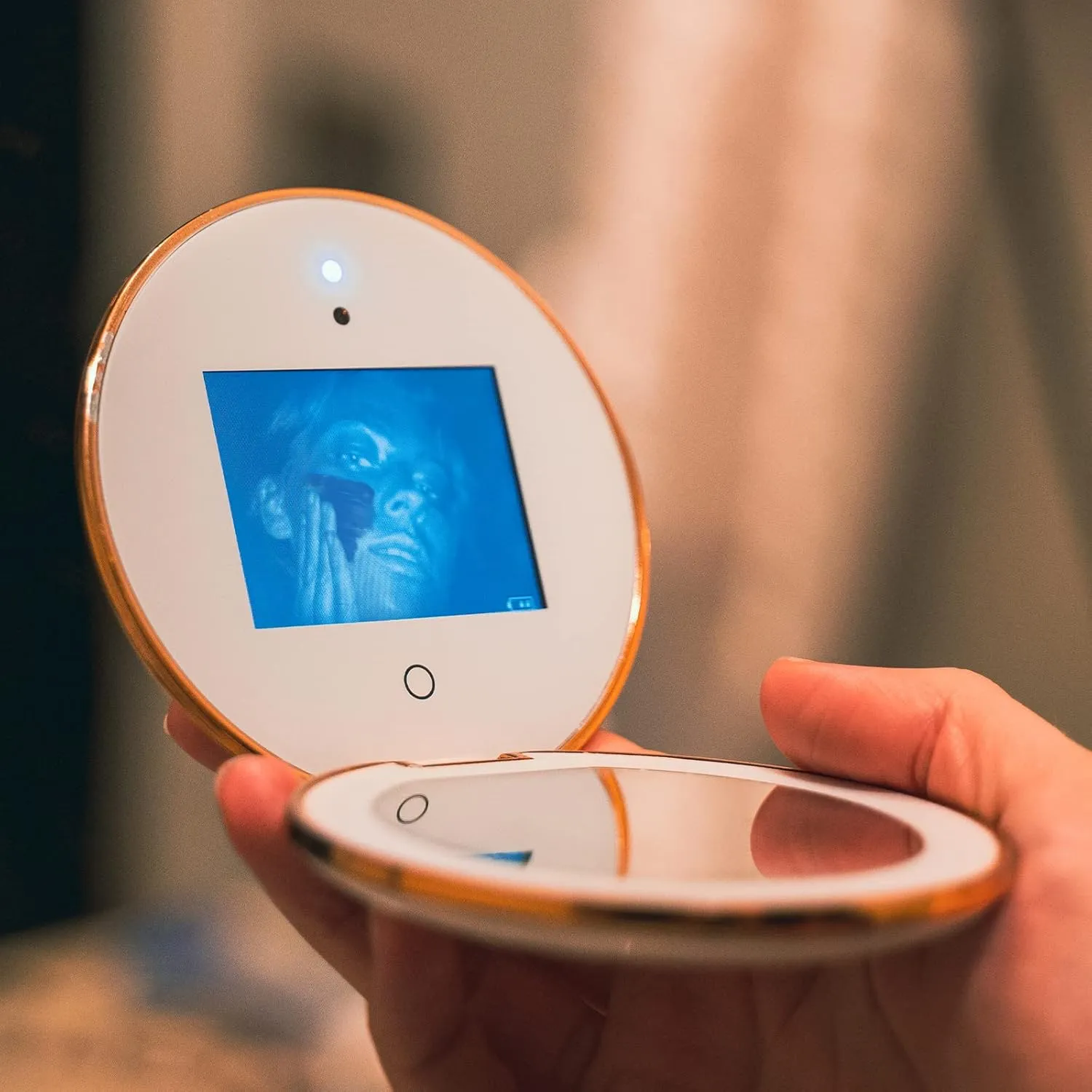 L&L SKIN UVmagic Mirror, Compact Mirror Design for Sunscreen Test, Travel Makeup Mirror with UV Camera for Sunscreen Coverage Test