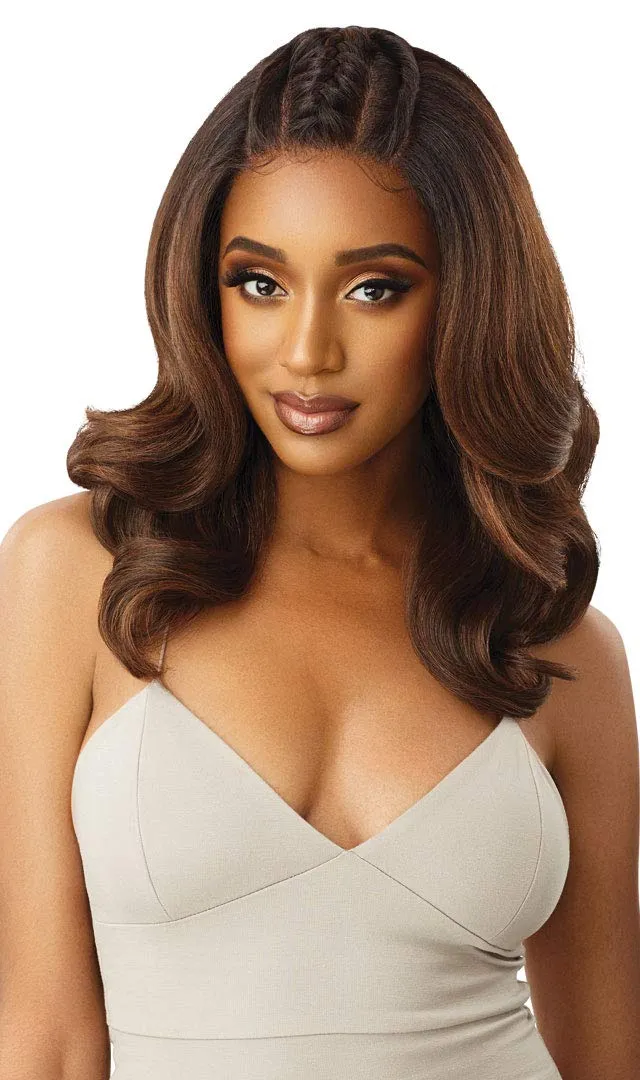 Outre LACEFRONT PERFECT HAIR LINE Glamorous Wavy Fully Hand-Tied 13”x 6” Frontal HD Baby Hair Transparent Lace Easy-to-Style Heat Friendly - JULIANNE (DRFFRDVV)