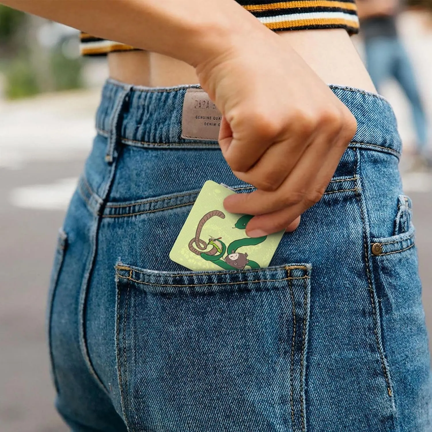 Portable Pocket Makeup Mirror Sunflower Seeds Earthworm Snake Travel Cosmetic Mirror Square Print Magnifying Compact Mirror for Eyelash