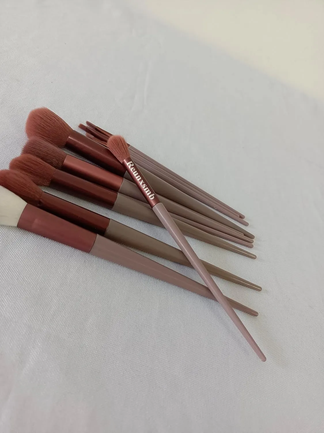 Reunxsmb Make-up brushes High quality synthetic foundation concealer eye shadow blush makeup brush