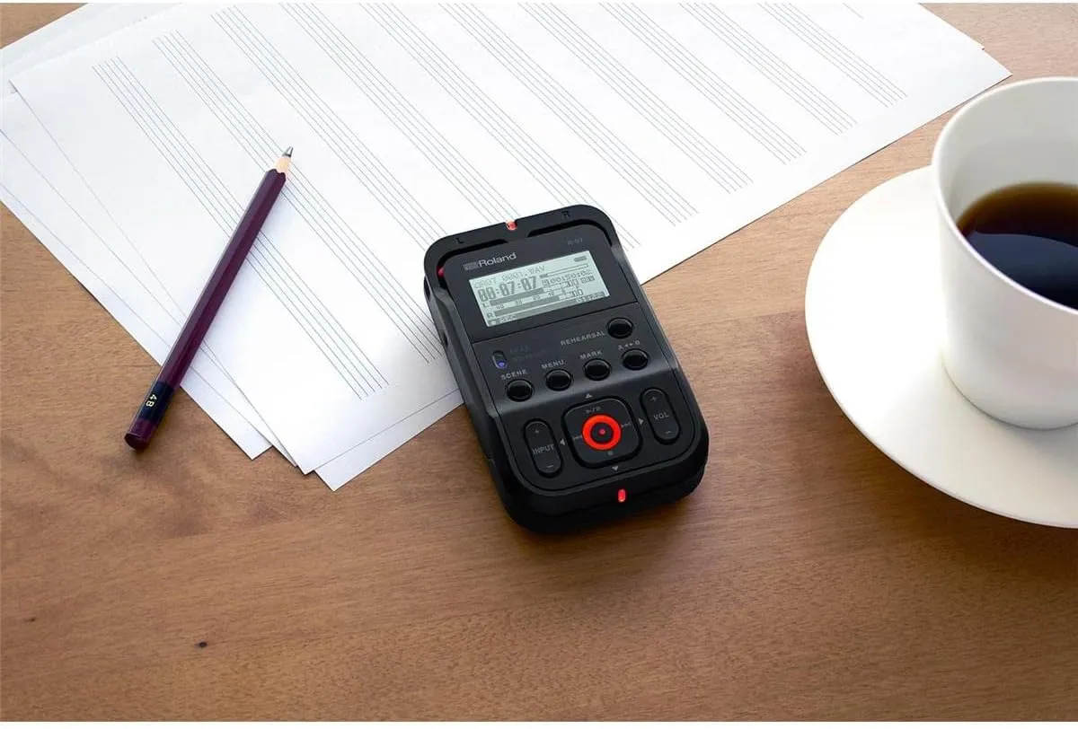 Roland R-07 High-Resolution Handheld Audio Recorder, Black