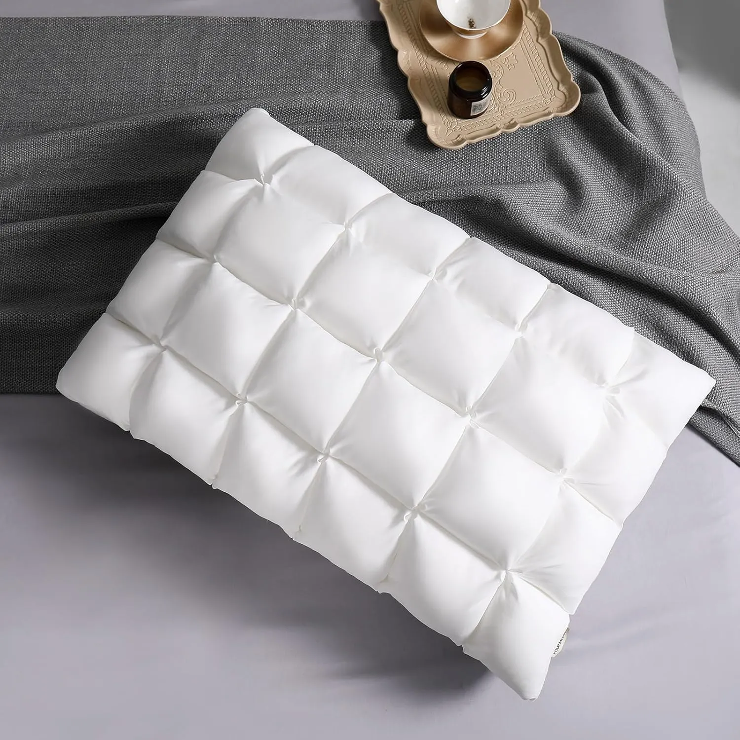YOUR MOON Soft Pillows Standard for Sleeping, Support Bed Pillows, Fluffy Down Alternative Pillow, Luxury Hotel Gel Standard Pillows for Side Sleeping (White)